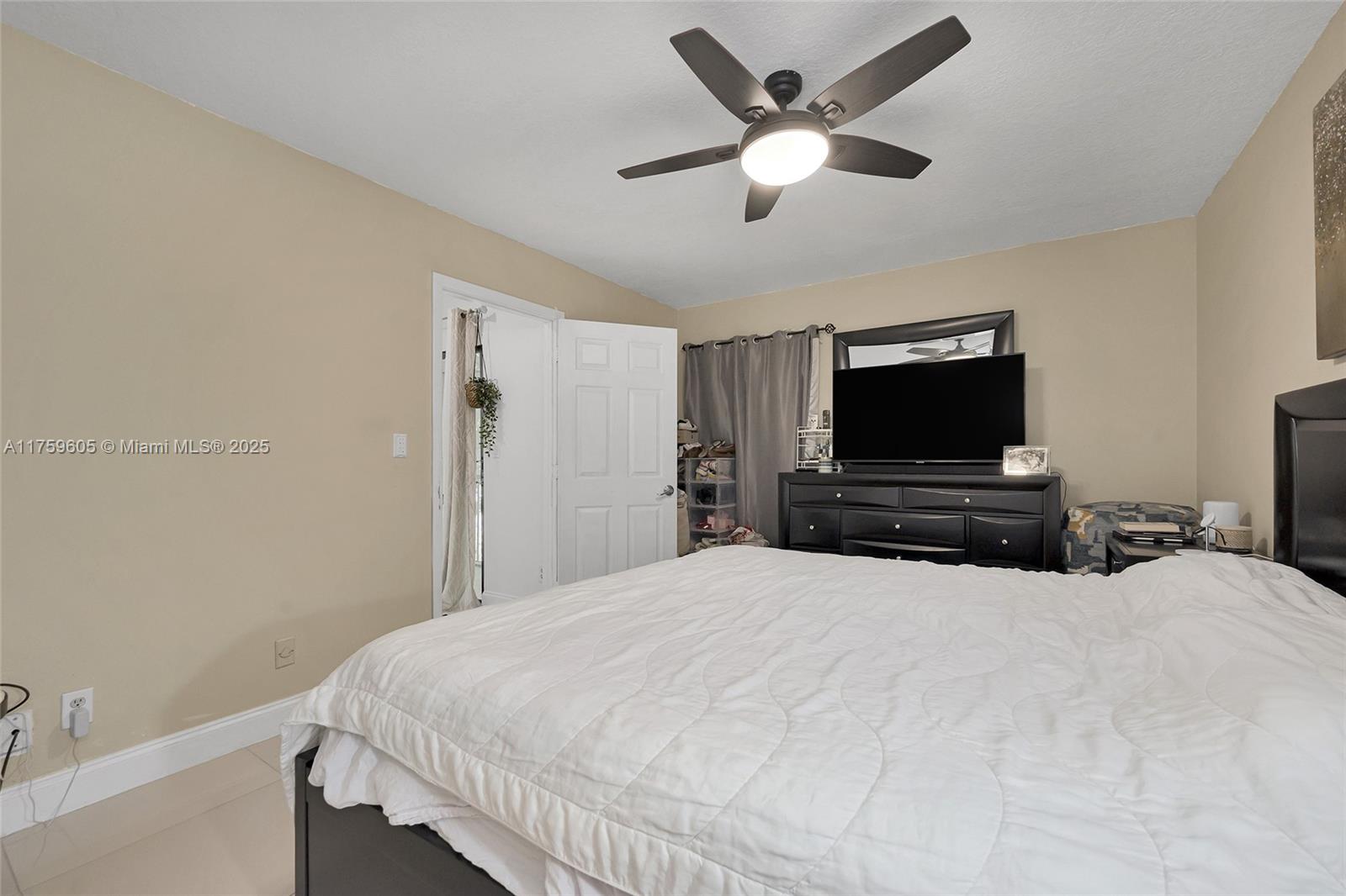 9539 Boca Cove Circle, Unit 111 Boca Raton, FL 33428 - Photo 16 of 32 Gallery Image 16