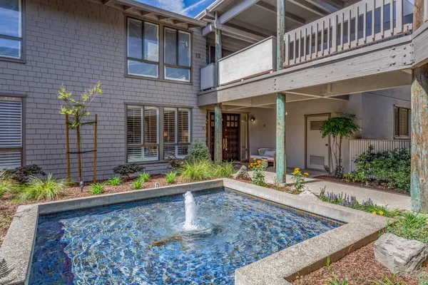 $2,898,000 | 10 Mansion Court, Unit 713, Menlo Park, CA 94025