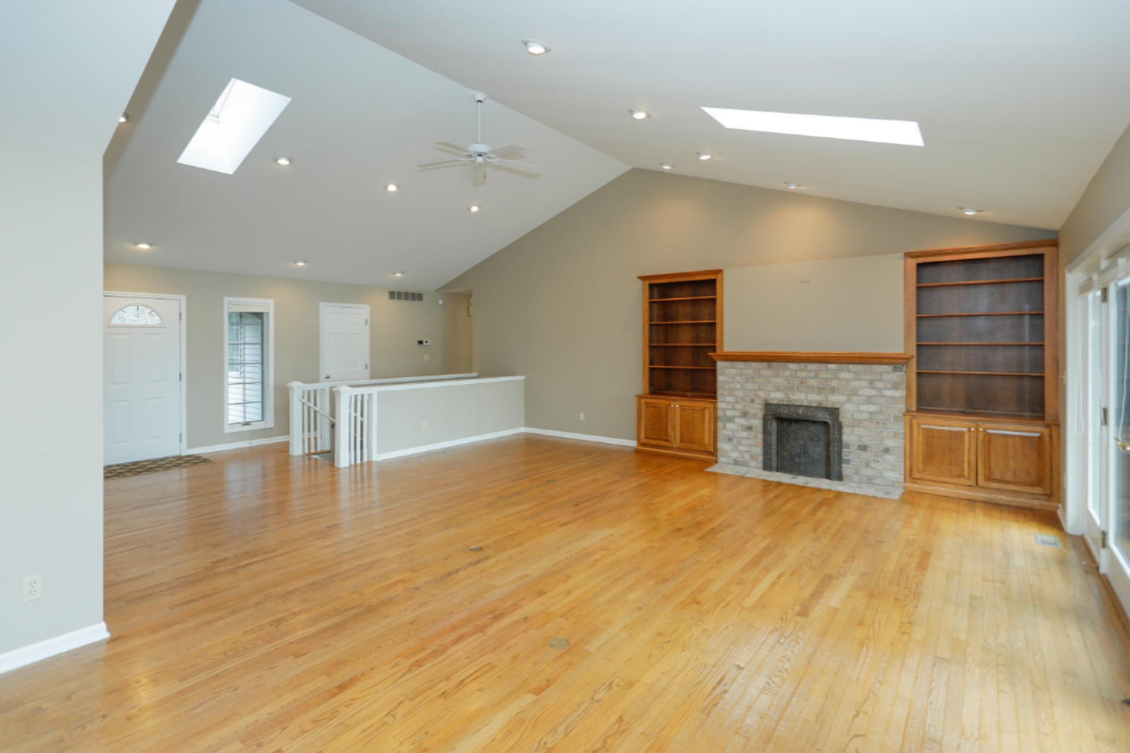 19595 Lakeshore Drive Three Rivers, MI 49093 - Photo 5 of 47 19595 Lakeshore Dr-107