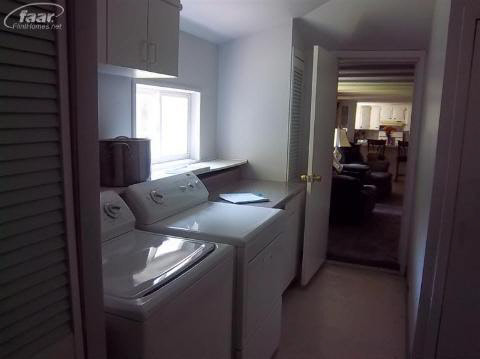 5347 Van Slyke Road Flint, MI 48507 - Photo 14 of 18 20185935-13.JPG