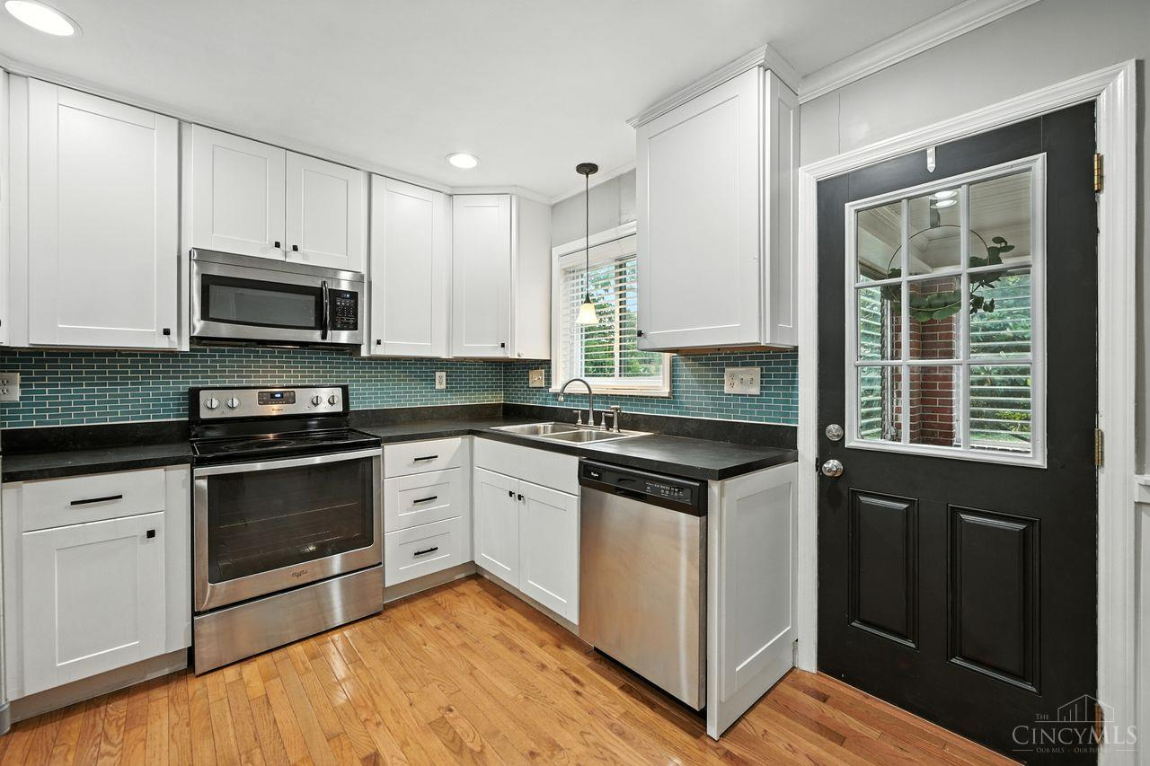 1084 Sutton Road Cincinnati, OH 45230 - Photo 11 of 33