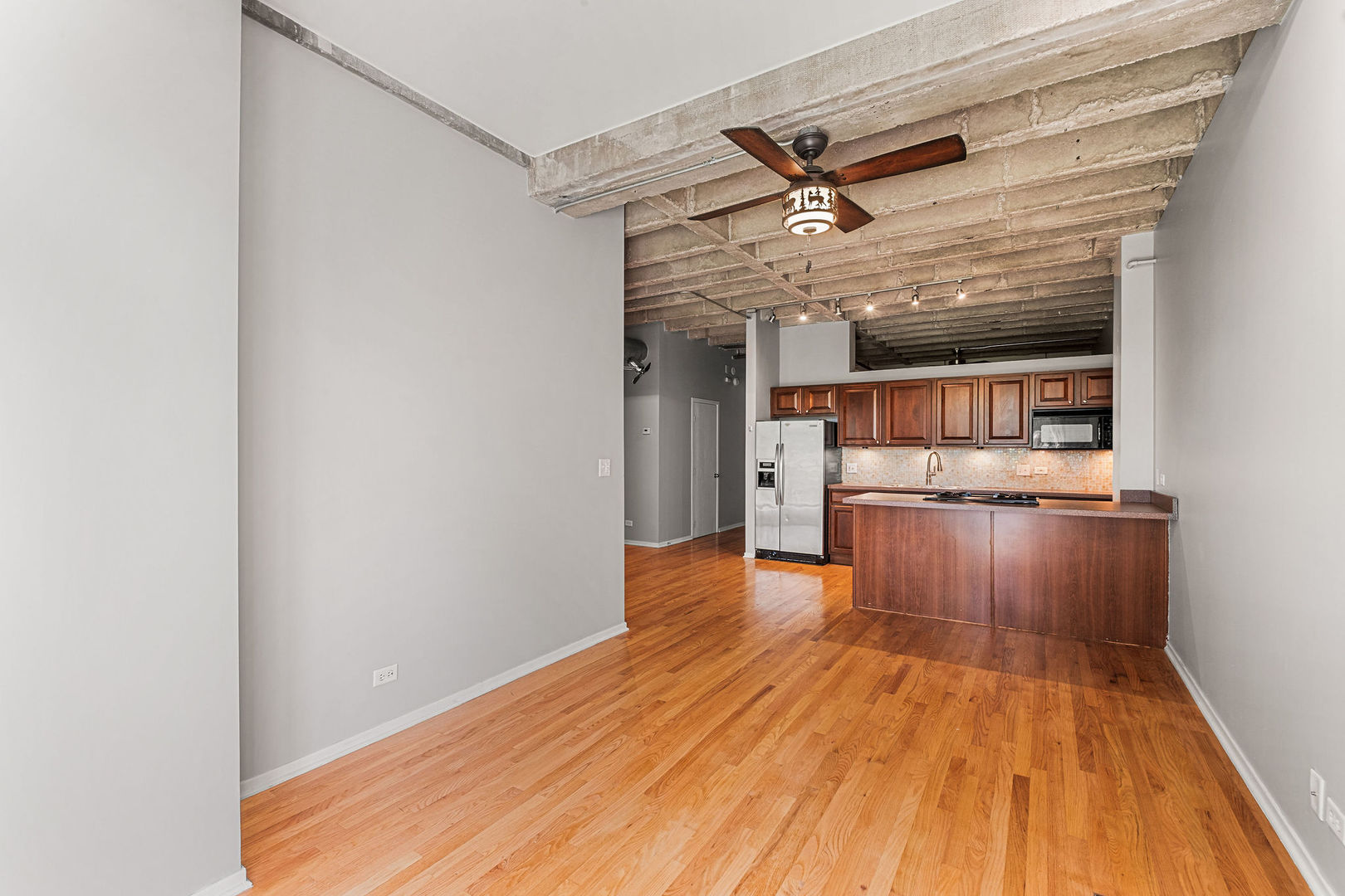 811 South Lytle Street, Unit 110 Chicago, IL 60607 - Photo 3 of 26
