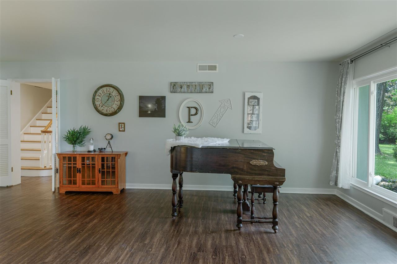 910 Oak Grove Road Jackson, MI 49203 - Photo 11 of 50 Photo 11