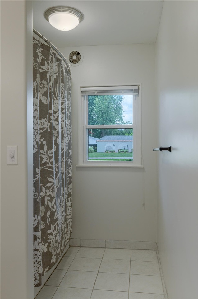 910 Oak Grove Road Jackson, MI 49203 - Photo 35 of 50 Photo 35