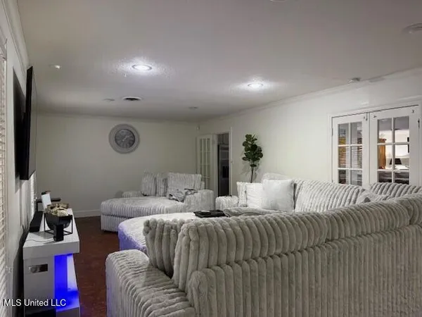 $249,900 | 5376 Kaywood Drive, Jackson, MS 39211