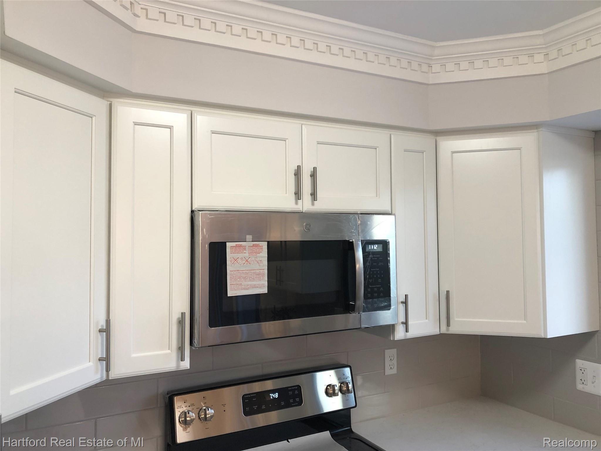 23725 Middlebelt Road Farmington, MI 48336 - Photo 7 of 36 New Kitchen appliances 2020.JPG