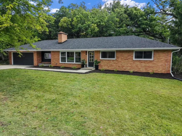 $599,900 | 1199 Rolling Lane, Lake Geneva, WI 53147