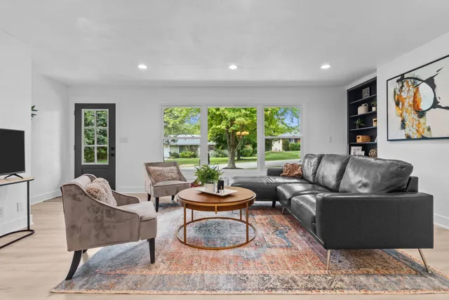 $599,900 | 1199 Rolling Lane, Lake Geneva, WI 53147