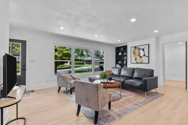 $599,900 | 1199 Rolling Lane, Lake Geneva, WI 53147