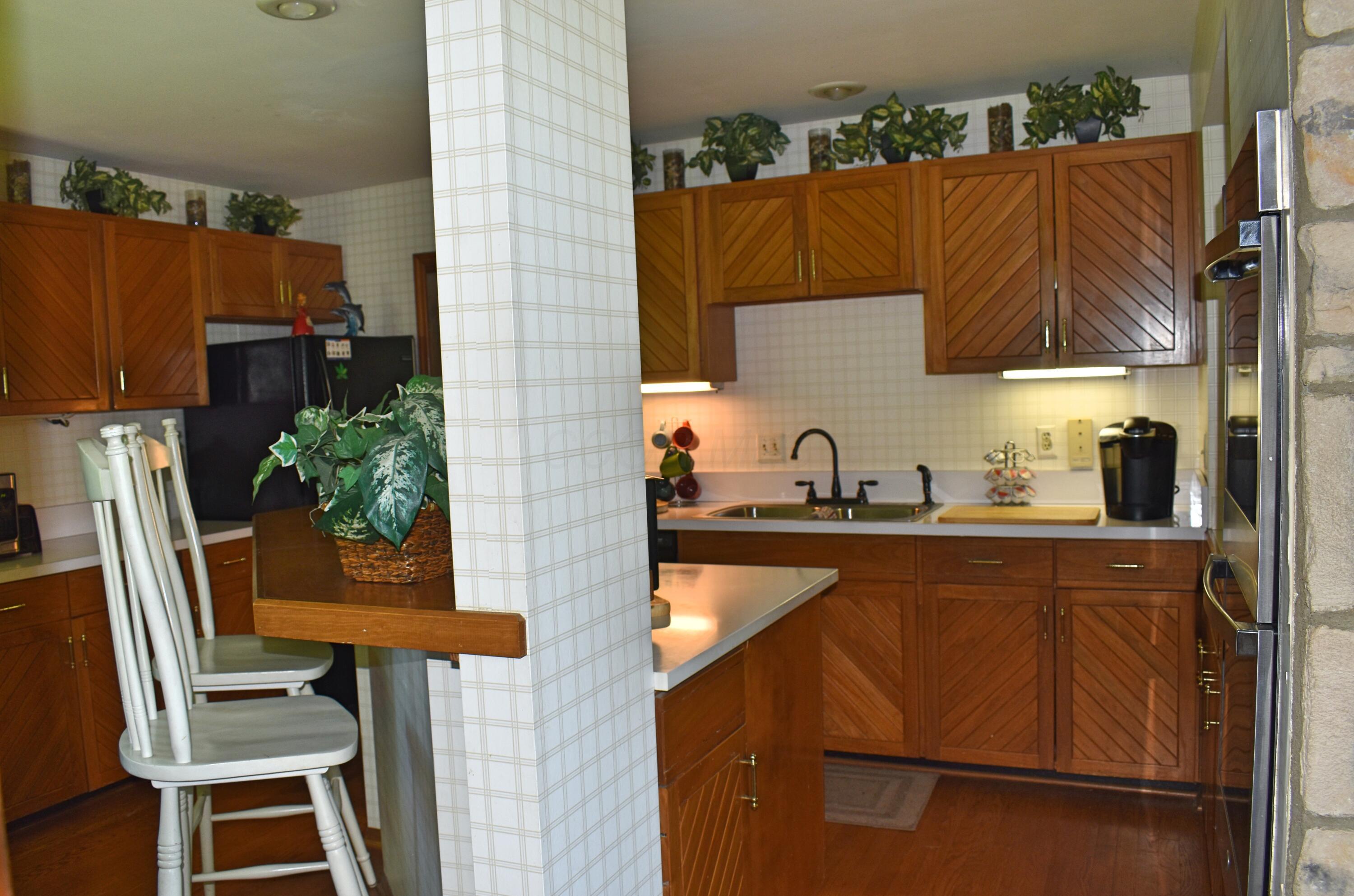 25 Busey Road Canal Winchester, OH 43110 - Photo 8 of 14 Kitchen3