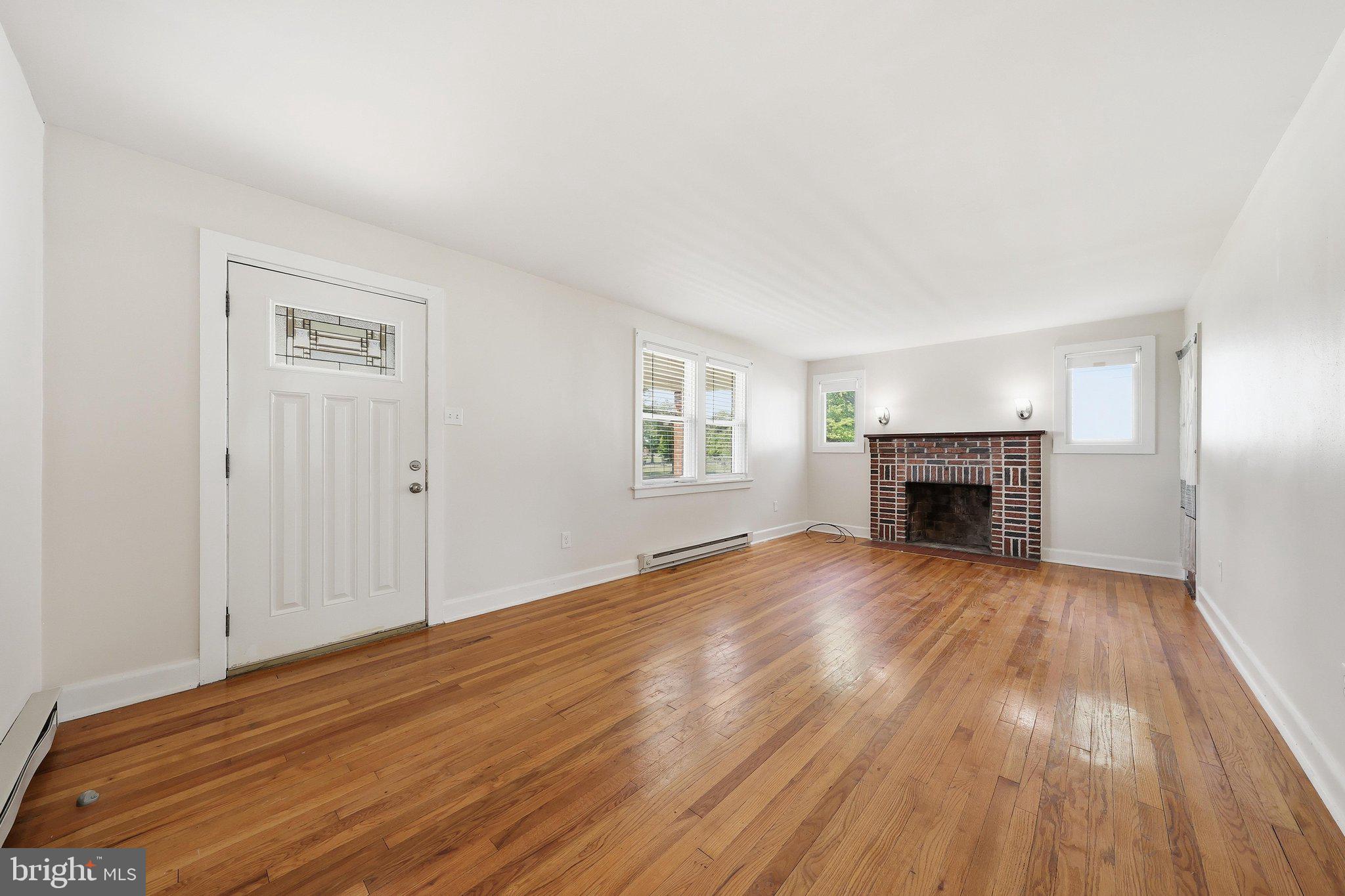 624 Military Road Frederick, MD 21702 - Photo 10 of 53 Living Room