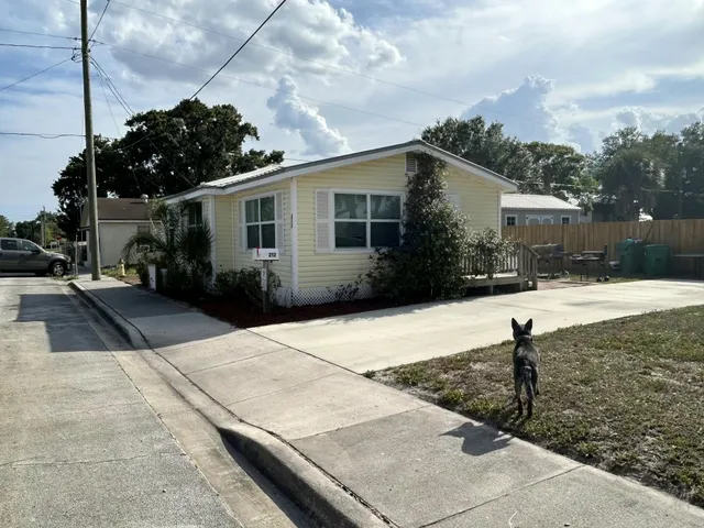 $449,000 | 305 Southwest 2nd Street, Okeechobee, FL 34974