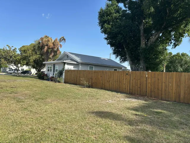 $449,000 | 305 Southwest 2nd Street, Okeechobee, FL 34974