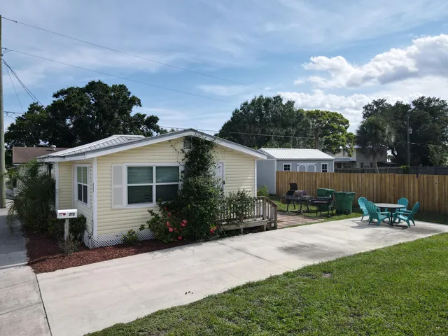 $449,000 | 305 Southwest 2nd Street, Okeechobee, FL 34974