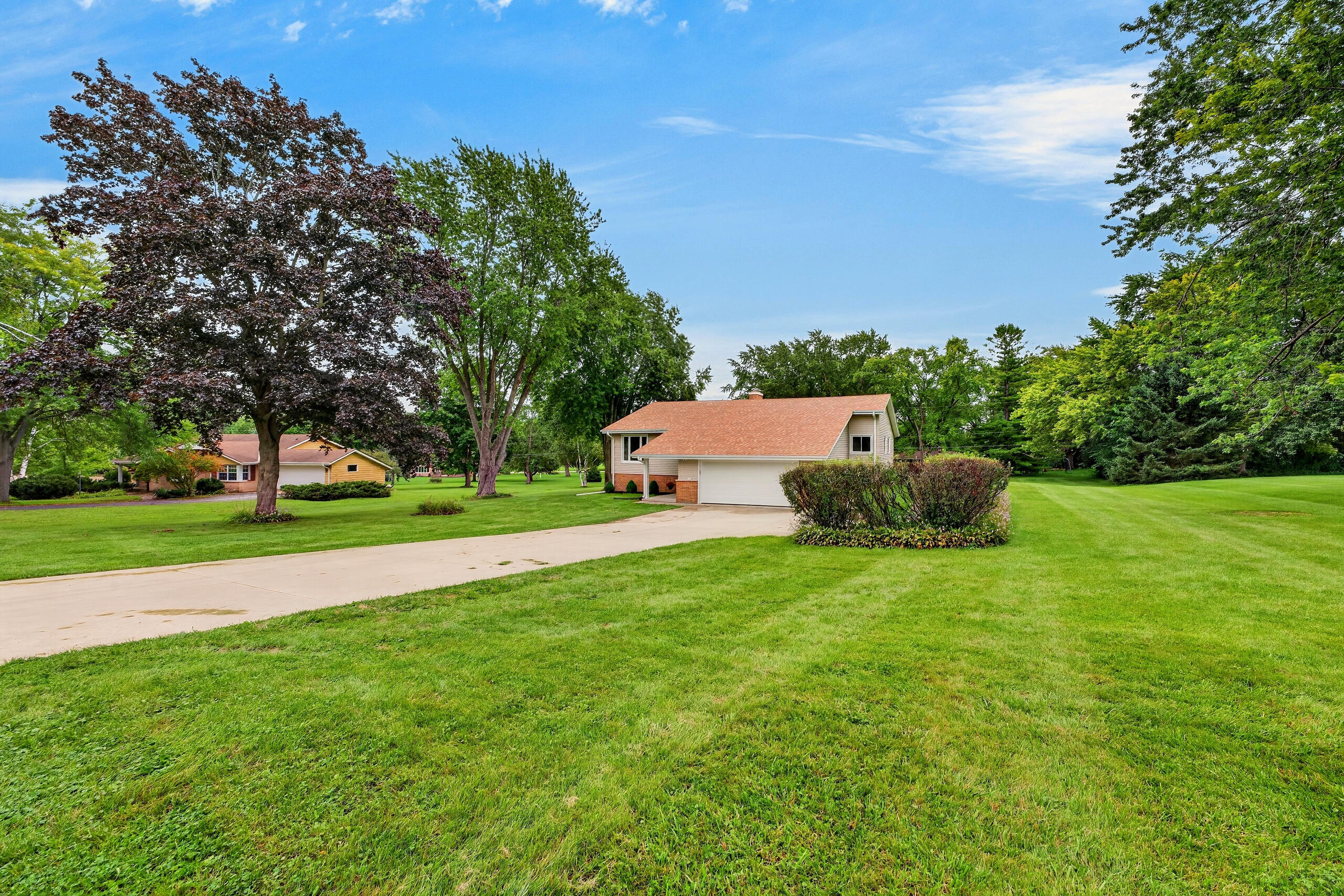 8153 West Holly Road Mequon, WI 53097 - Photo 40 of 42 045_DH100246