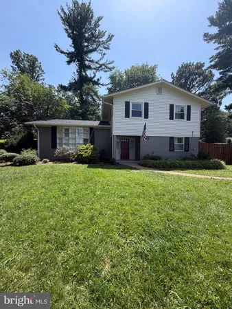 $3,990 | 6901 Murray Lane, Annandale, VA 22003