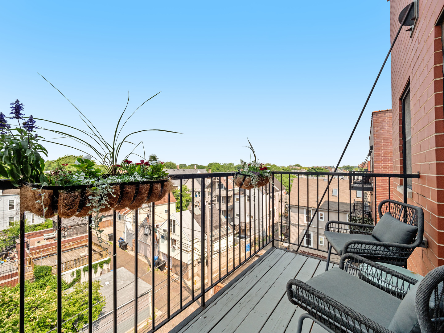 2940 North Sheffield Avenue, Unit 4N Chicago, IL 60657 - Photo 13 of 32 a view of balcony with furniture