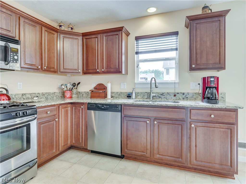 6866 Franke Road Middleburg Heights, OH 44130 - Photo 21 of 33