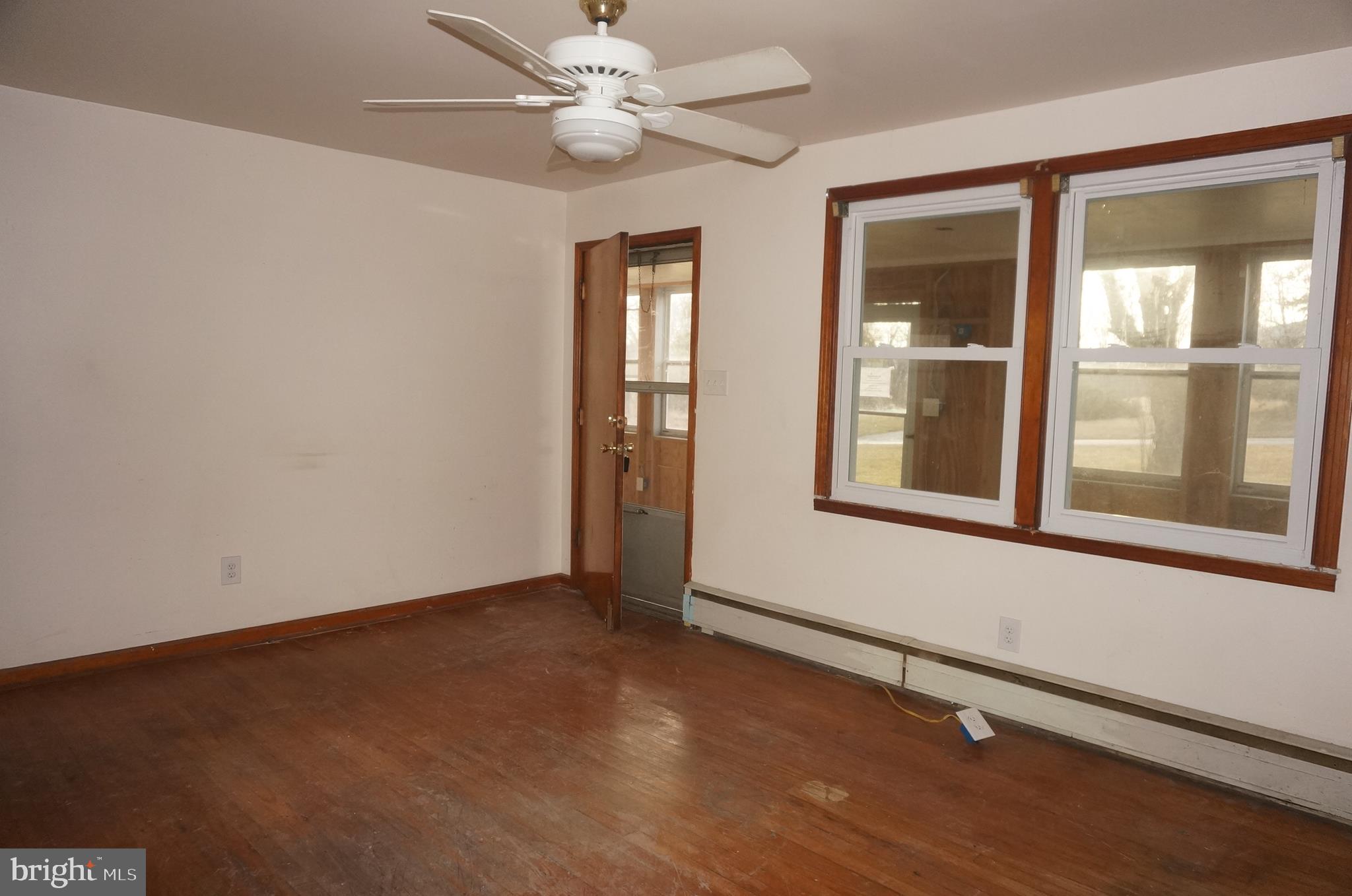 872 Spring City Road Phoenixville, PA 19460 - Photo 3 of 17