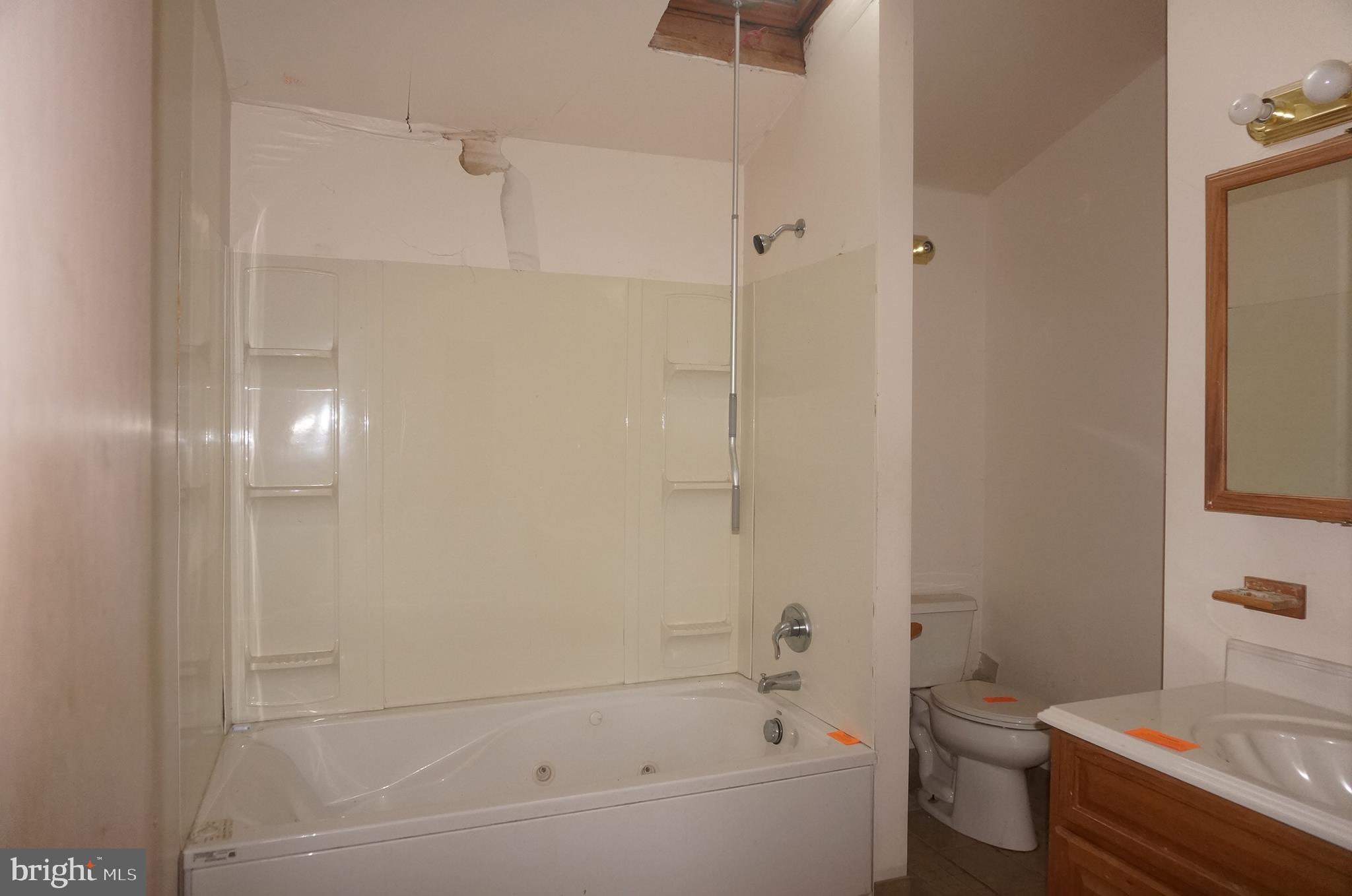 872 Spring City Road Phoenixville, PA 19460 - Photo 8 of 17