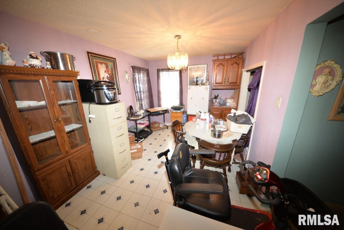 2608 Benton Road Mount Vernon, IL 62864 - Photo 11 of 17 Gallery Image 11
