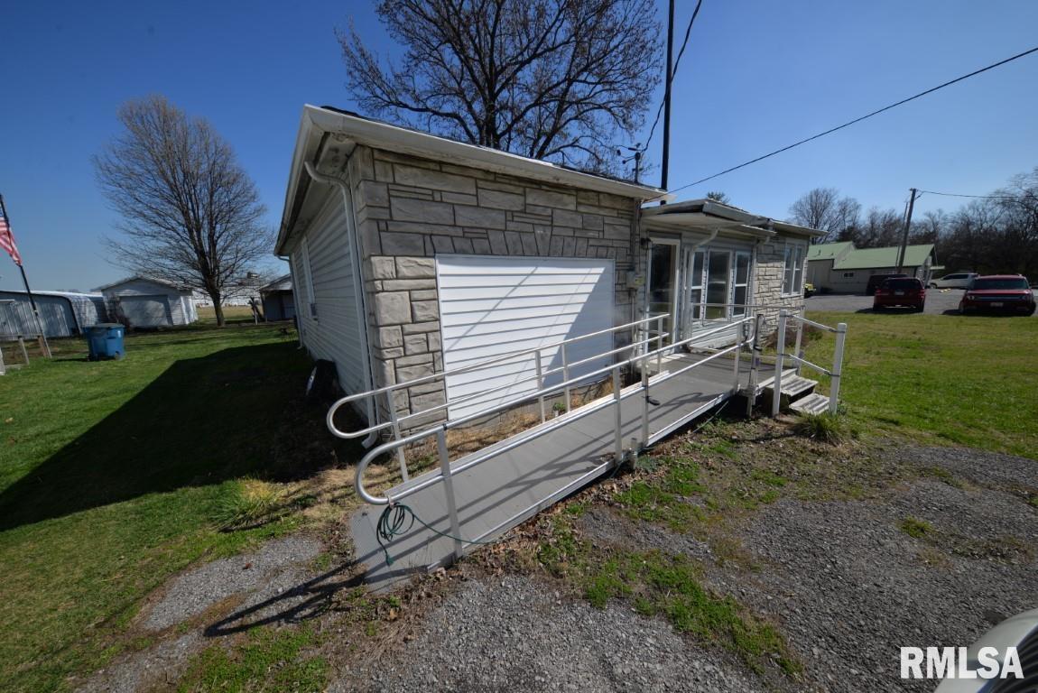 2608 Benton Road Mount Vernon, IL 62864 - Photo 2 of 17 Gallery Image 2