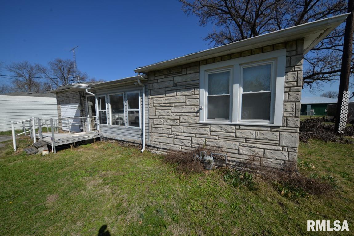 2608 Benton Road Mount Vernon, IL 62864 - Photo 3 of 17 Gallery Image 3