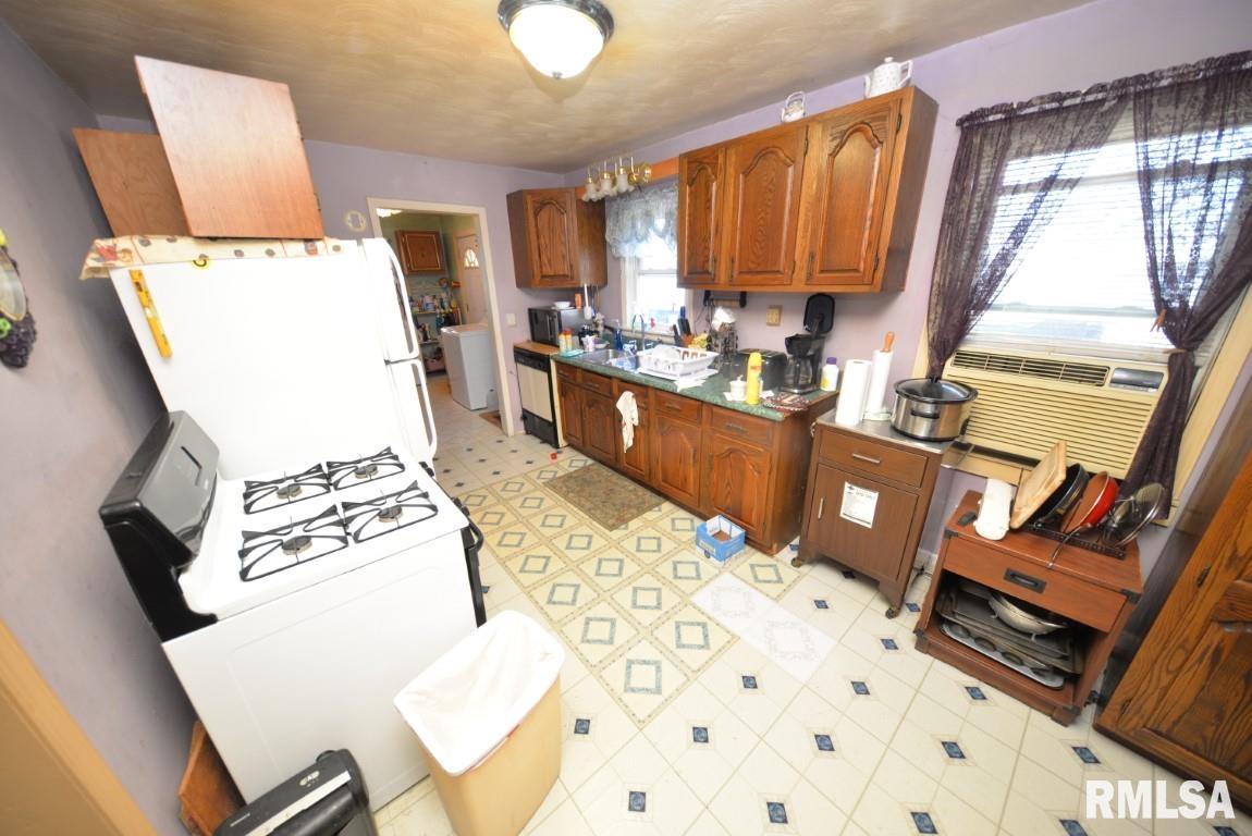 2608 Benton Road Mount Vernon, IL 62864 - Photo 9 of 17 Gallery Image 9