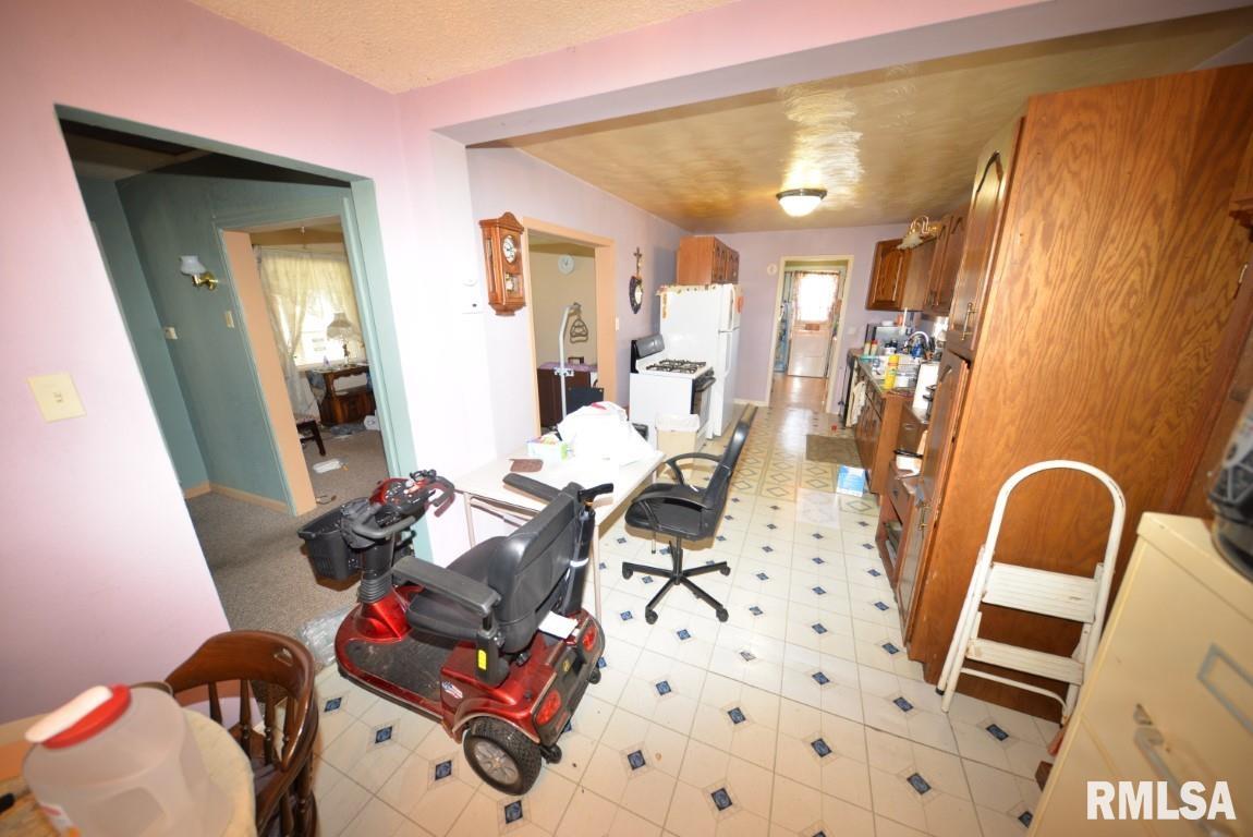 2608 Benton Road Mount Vernon, IL 62864 - Photo 10 of 17 Gallery Image 10