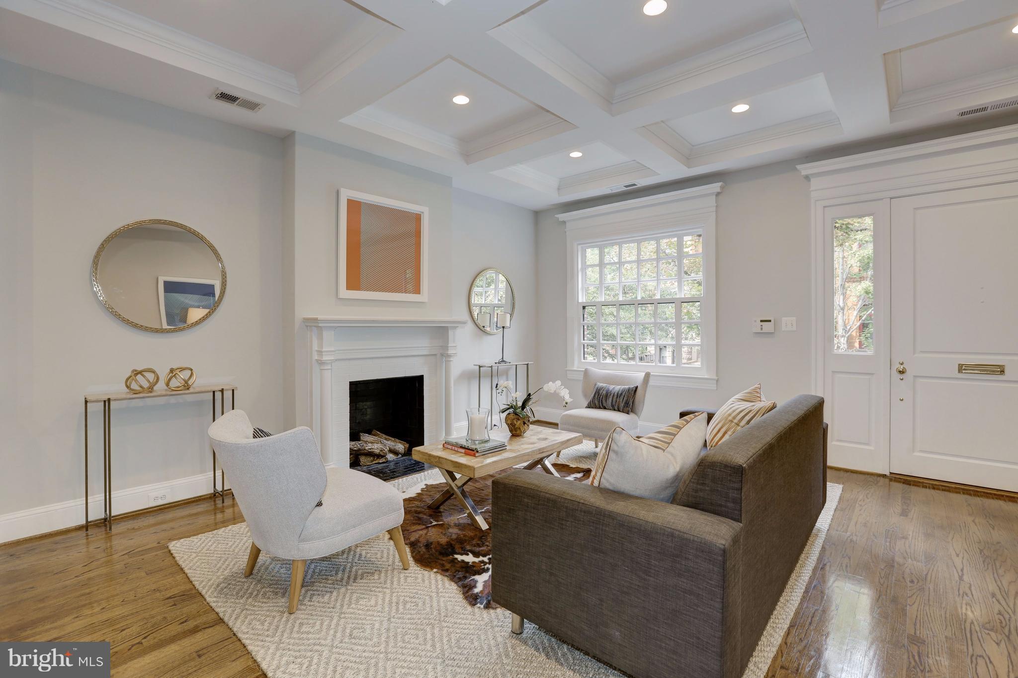 1822 Kalorama Road Northwest Washington, DC 20009 - Photo 6 of 30 Living Room