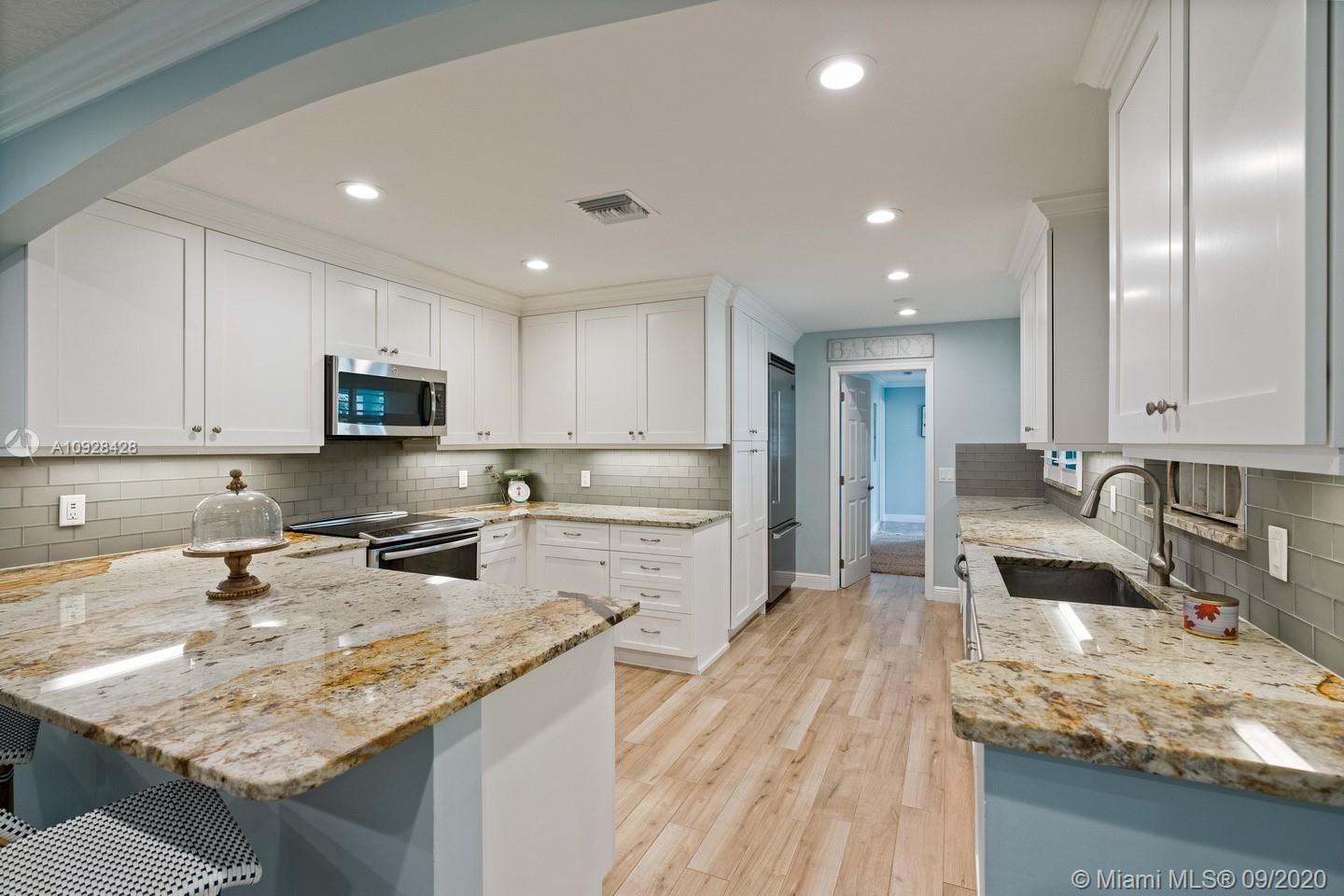 5857 Keith Road Jupiter, FL 33458 - Photo 5 of 25