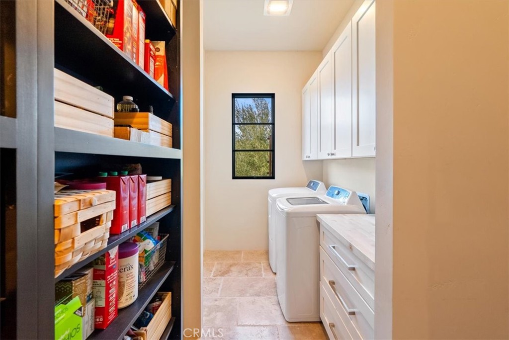 3940 Gruenhagen Flat Road Paso Robles, CA 93446 - Photo 17 of 63 a view of walk in closet with clothes and shoes