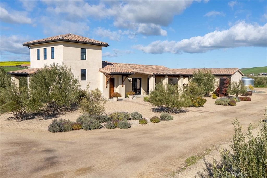 3940 Gruenhagen Flat Road Paso Robles, CA 93446 - Photo 3 of 63 a view of a house with a outdoor space