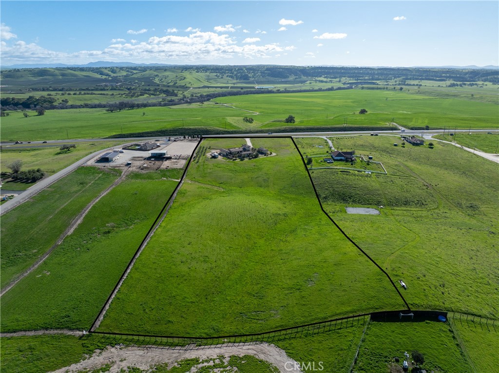 3940 Gruenhagen Flat Road Paso Robles, CA 93446 - Photo 63 of 63 a view of a golf course with a park