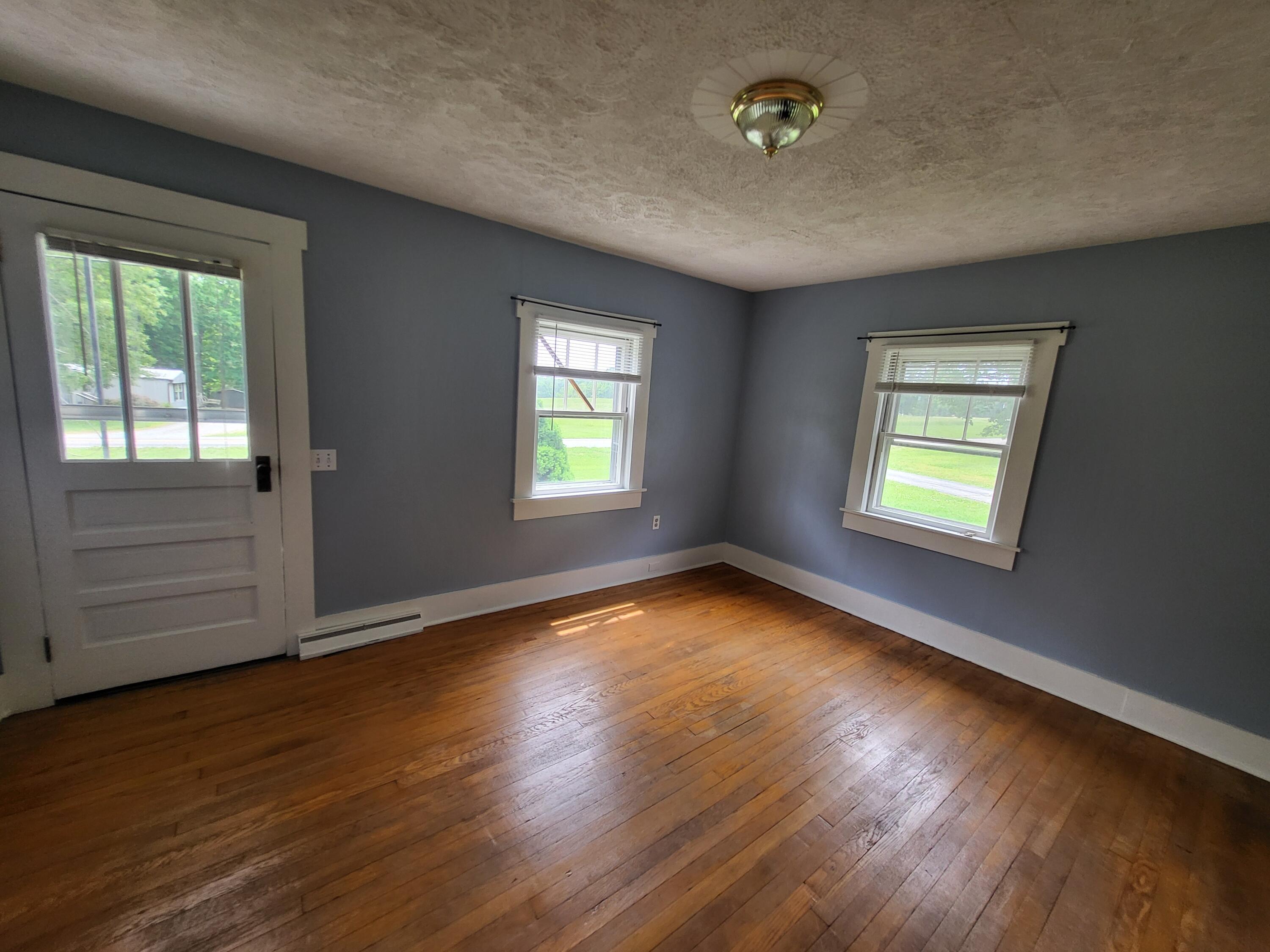 595 Merriman Way Road Moneta, VA 24121 - Photo 25 of 40 20240508_134619