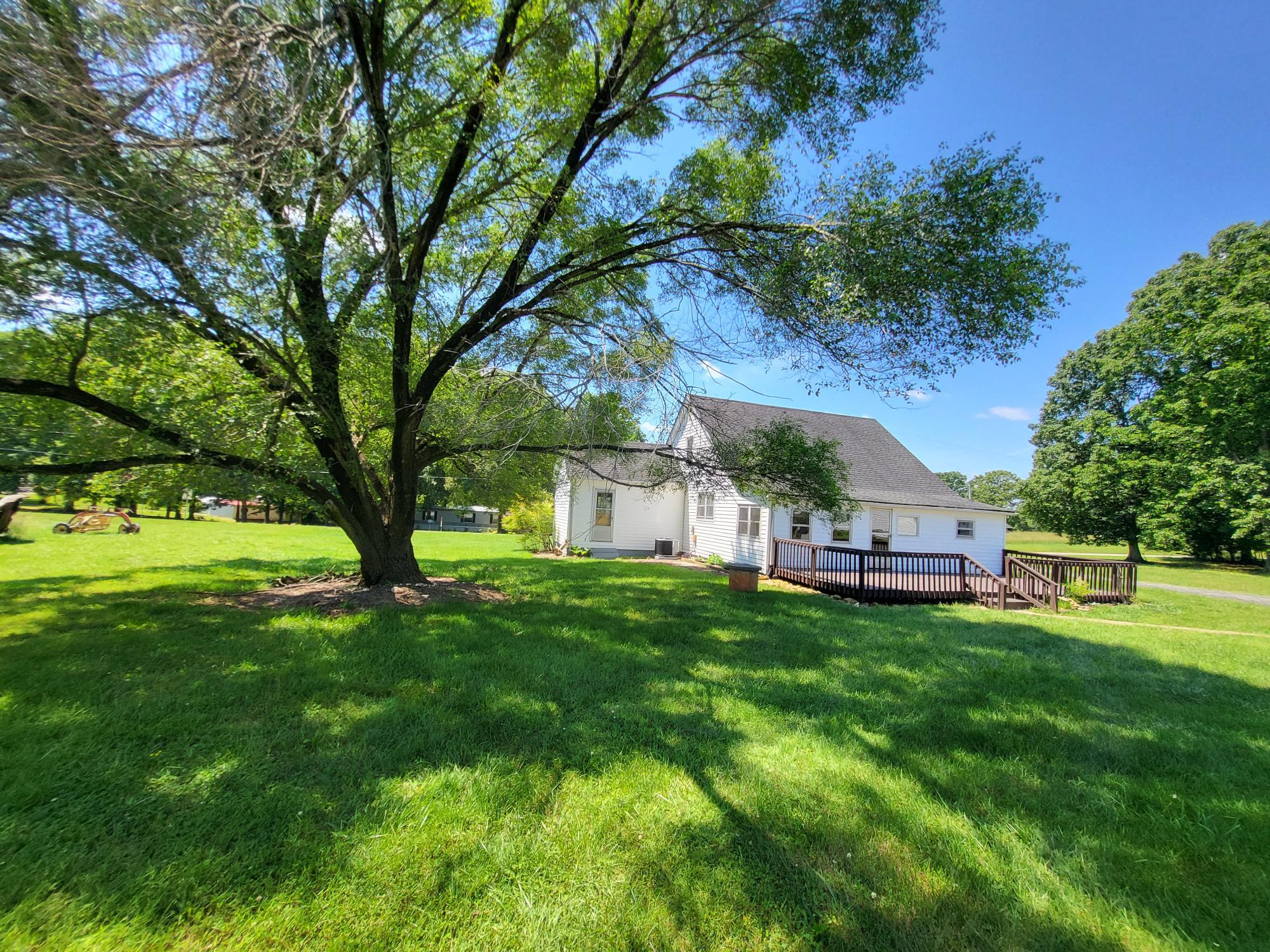 595 Merriman Way Road Moneta, VA 24121 - Photo 8 of 40 20240521_120239