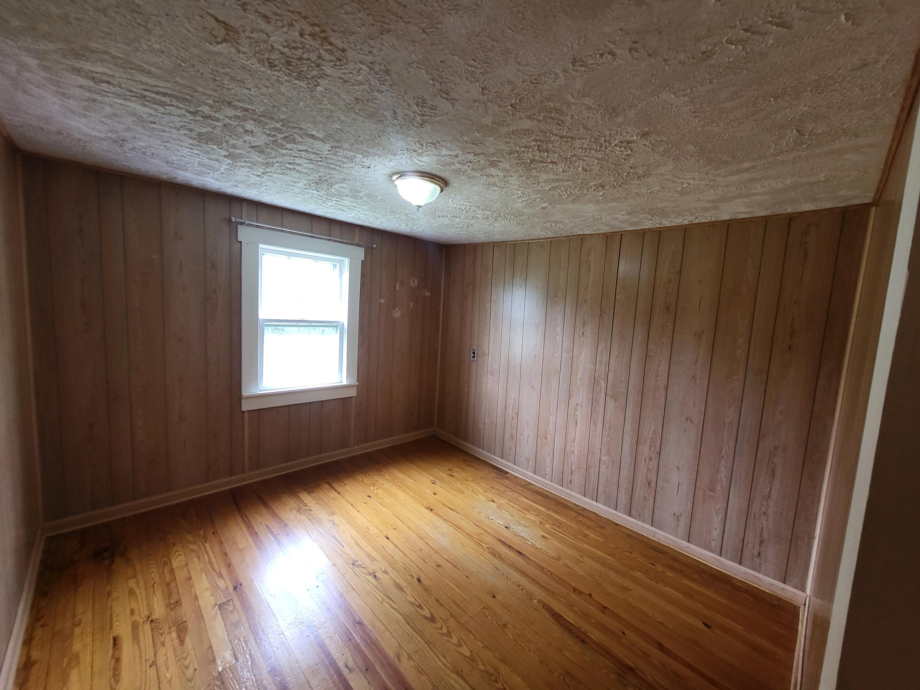 595 Merriman Way Road Moneta, VA 24121 - Photo 9 of 40 20240508_134209