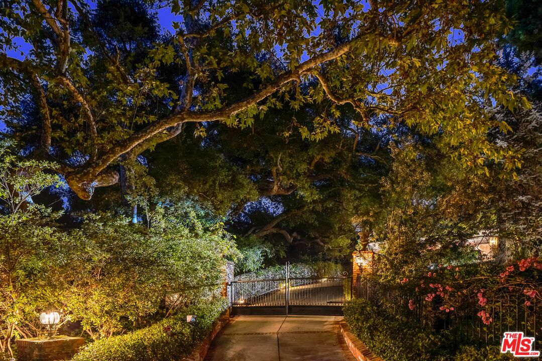 3240 Fryman Road Studio City, CA 91604 - Photo 4 of 11