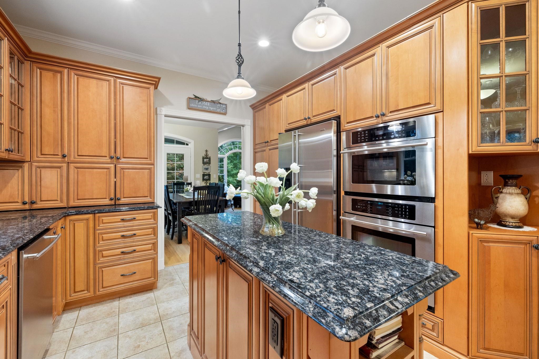 11 Williams Way Hollis, NH 03049 - Photo 6 of 40