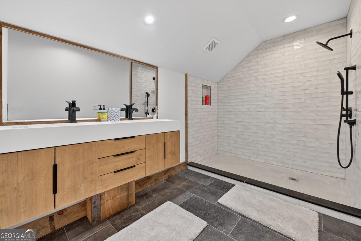 201 Highland Falls Road, Unit 1 Blue Ridge, GA 30513 - Photo 29 of 85
