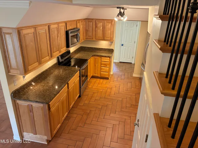 $429,000 | 527 Front Beach Drive, Unit 56, Ocean Springs, MS 39564