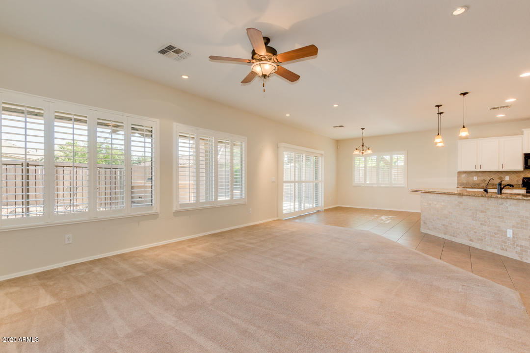 3045 East Blue Ridge Way Gilbert, AZ 85298 - Photo 12 of 52 Great Troom