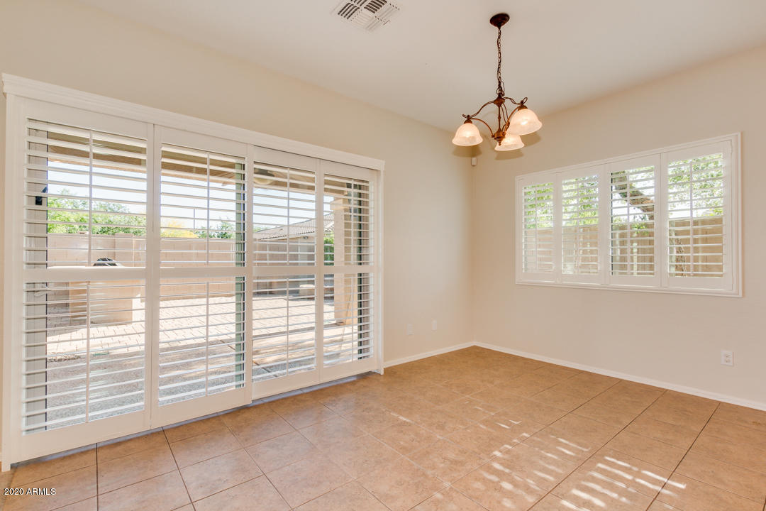 3045 East Blue Ridge Way Gilbert, AZ 85298 - Photo 13 of 52 Dinning