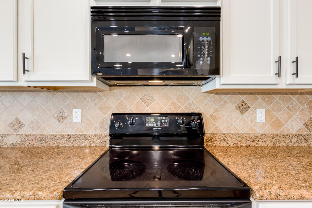 3045 East Blue Ridge Way Gilbert, AZ 85298 - Photo 17 of 52 Kitchen