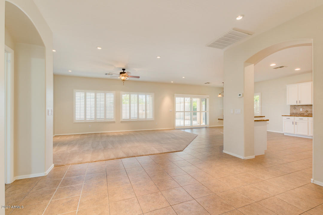 3045 East Blue Ridge Way Gilbert, AZ 85298 - Photo 6 of 52 Great Room Kitchen