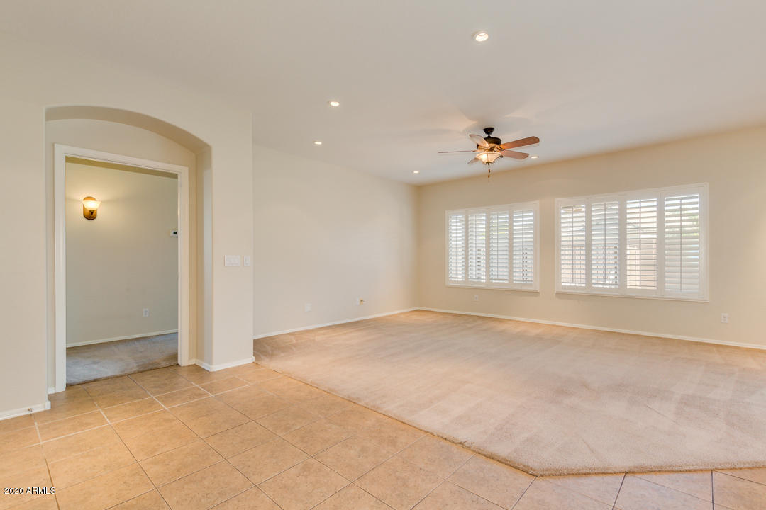 3045 East Blue Ridge Way Gilbert, AZ 85298 - Photo 9 of 52 Great Room