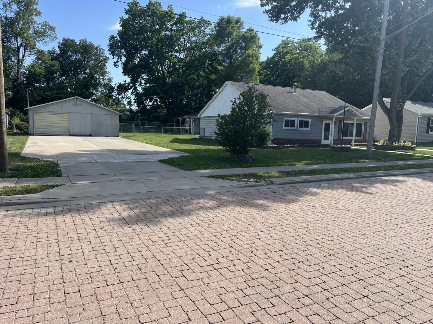 113 4th Street Carbon Cliff, IL 61239 - Photo 3 of 15
