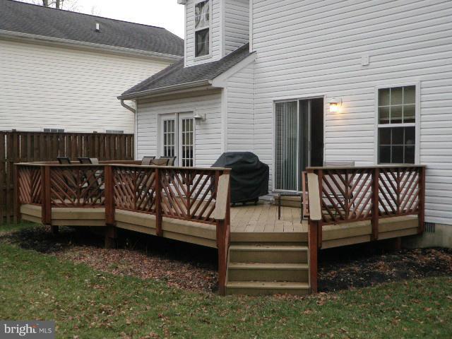 515 Tulip Road Riva, MD 21140 - Photo 29 of 30 a view of a roof deck with a bench