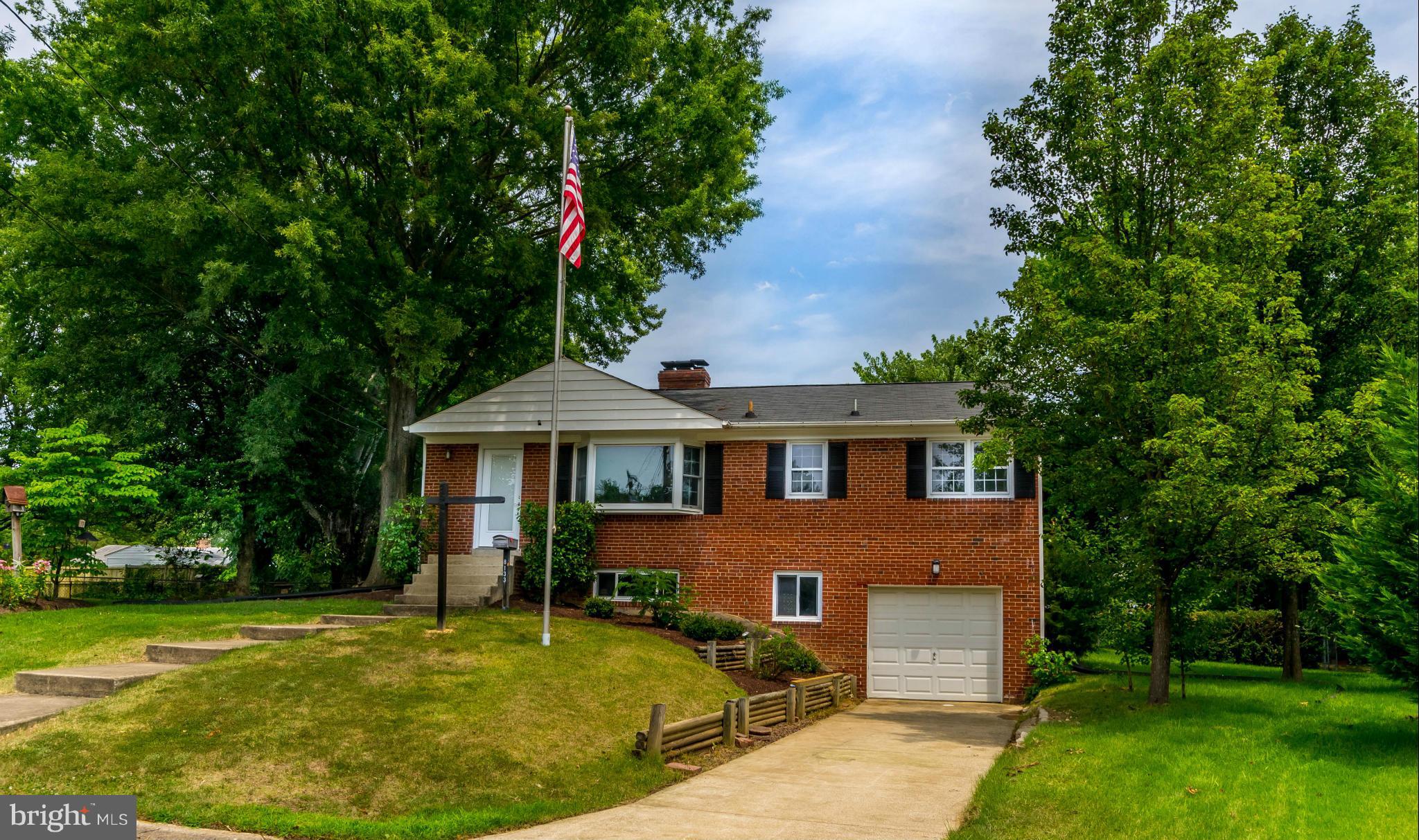 8133 Bainbridge Road Alexandria, VA 22308 - Photo 28 of 30 Exterior (Front)