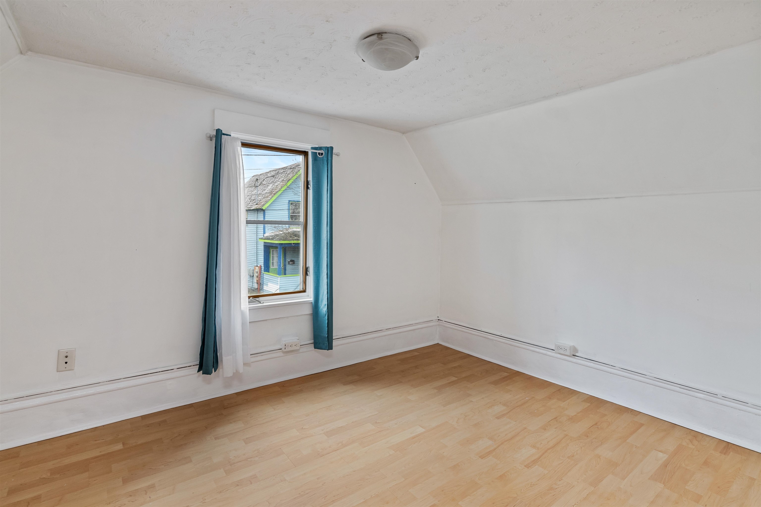 35 Convent Square, Unit 2 Burlington, VT 05401 - Photo 15 of 27